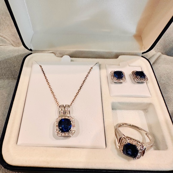 Blue Set - Picture 2 of 6